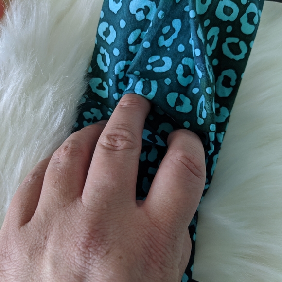 Two Face Masks - Abstract - Picture 3 of 5